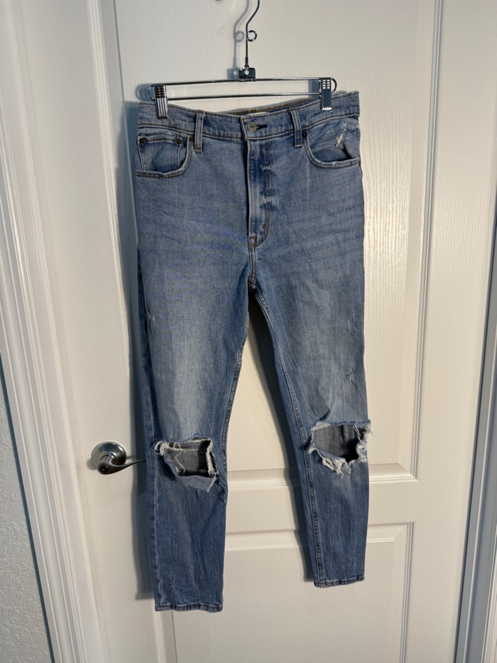 Abercrombie & Fitch The Skinny High Rise Jeans Medium Wash Distressed Size 27